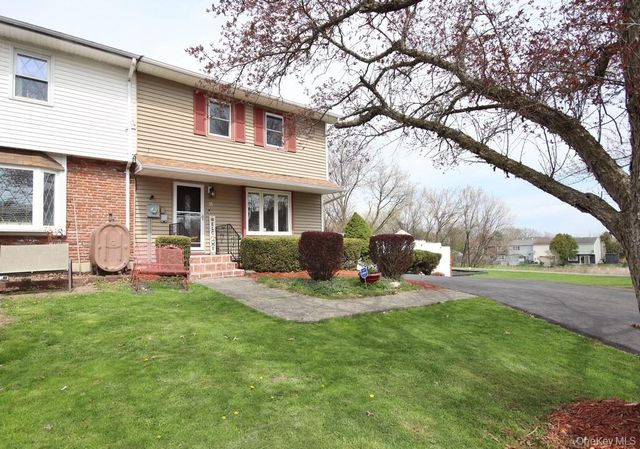 35 Black Stallion Court, Middletown, NY 10940