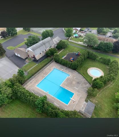 35 Black Stallion Court, Middletown, NY 10940