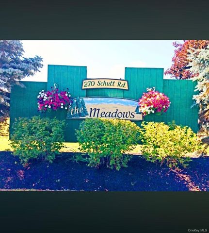 35 Black Stallion Court, Middletown, NY 10940