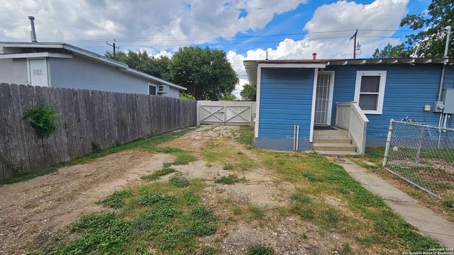 1726 BASSE RD, San Antonio, TX 78213