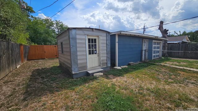 1726 BASSE RD, San Antonio, TX 78213