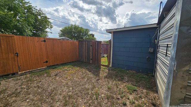 1726 BASSE RD, San Antonio, TX 78213
