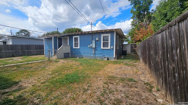 1726 BASSE RD, San Antonio, TX 78213