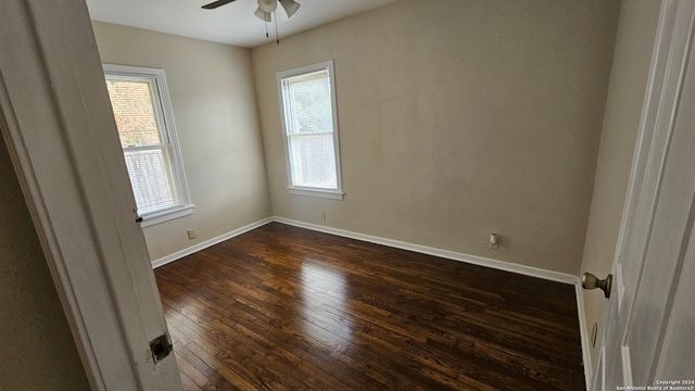 1726 BASSE RD, San Antonio, TX 78213