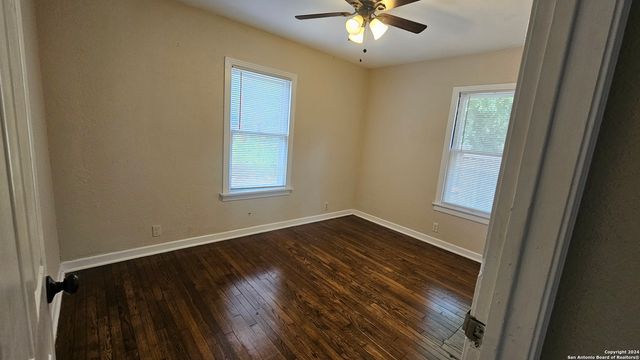 1726 BASSE RD, San Antonio, TX 78213
