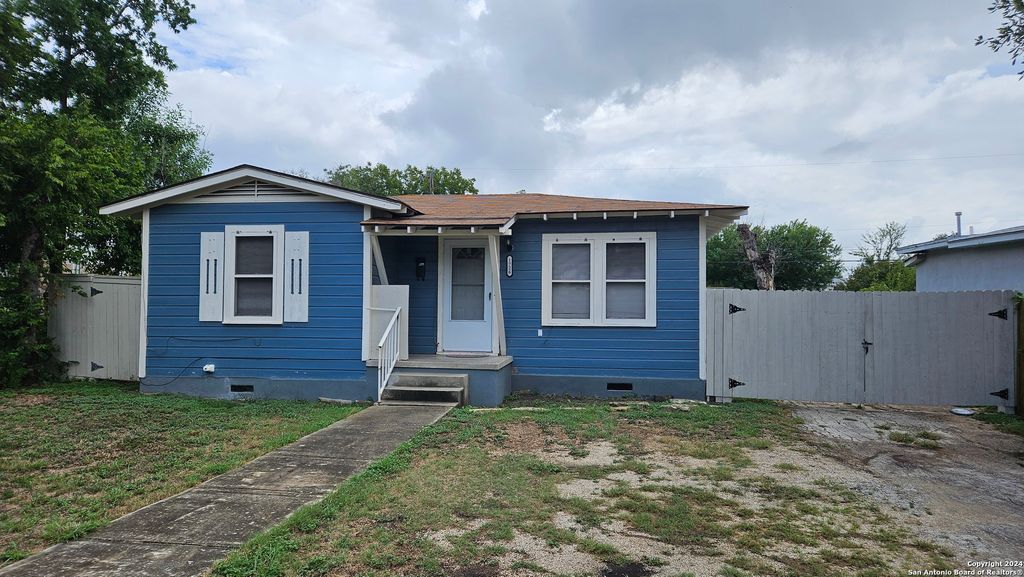1726 BASSE RD, San Antonio, TX 78213