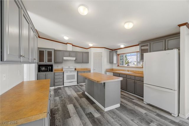 1630 Nye Road, Pahrump, NV 89060