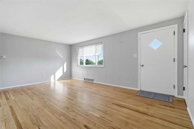 442 Audrey Dr, Pleasant Hills, PA 15236