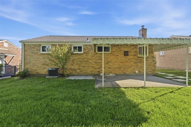 442 Audrey Dr, Pleasant Hills, PA 15236