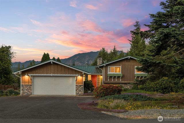 8516 375th Avenue SE, Snoqualmie, WA 98065