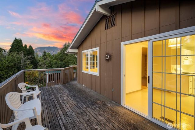 8516 375th Avenue SE, Snoqualmie, WA 98065