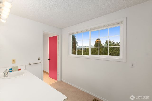 8516 375th Avenue SE, Snoqualmie, WA 98065