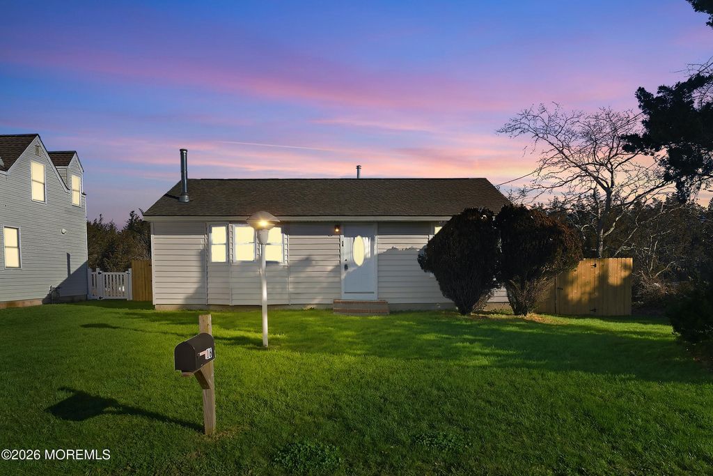 16 Surfside Boulevard, Little Egg Harbor, NJ 08087