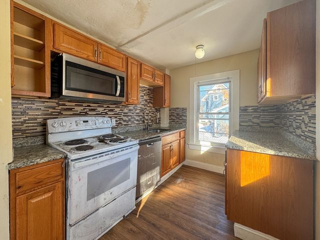 112 Laureston St, Brockton, MA 02301