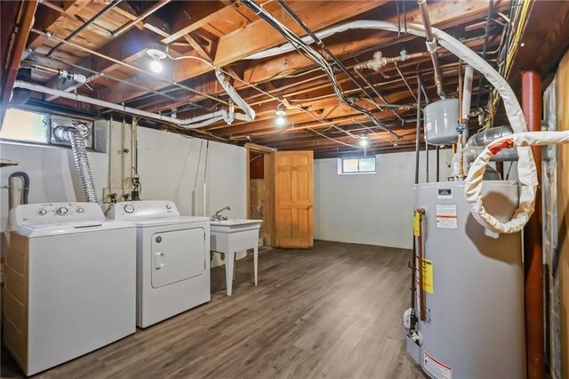 19 Salem Avenue, Cranston, RI 02920