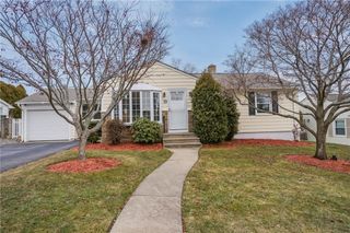 19 Salem Avenue, Cranston, RI 02920