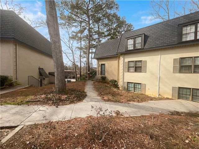 27 Chaumont NW Square, Atlanta, GA 30327