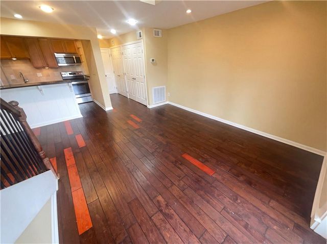 27 Chaumont NW Square, Atlanta, GA 30327