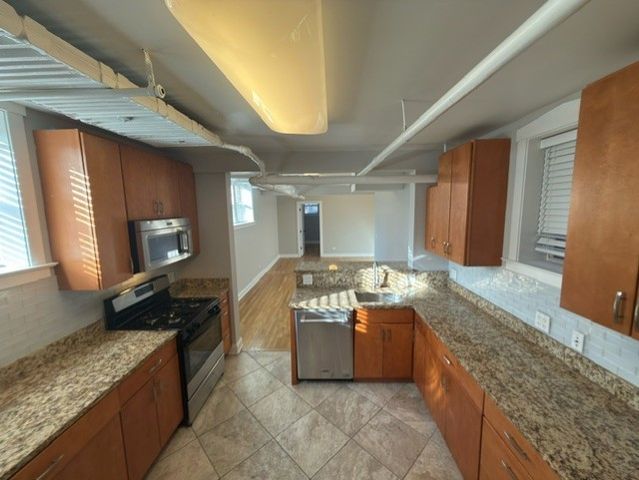 2147 W Lunt Avenue G, Chicago, IL 60645