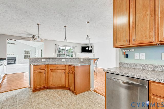 290 Poplar Springs Dr, Tappahannock, VA 22560