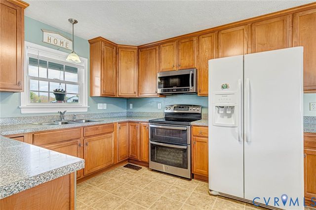 290 Poplar Springs Dr, Tappahannock, VA 22560