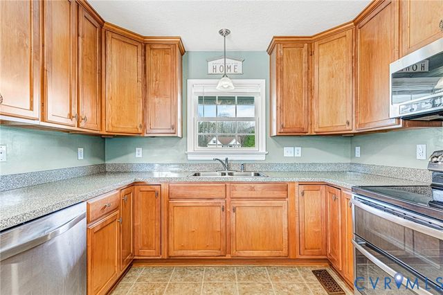 290 Poplar Springs Dr, Tappahannock, VA 22560