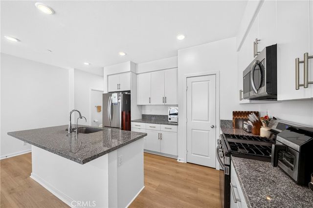 306 Vista Drive 103, La Habra, CA 90631