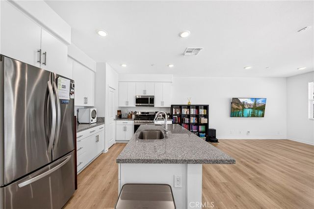 306 Vista Drive 103, La Habra, CA 90631