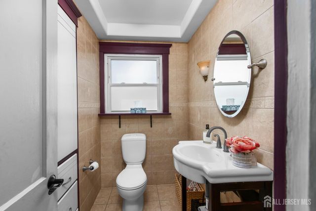 75 Lancaster Road, Colonia, NJ 07067
