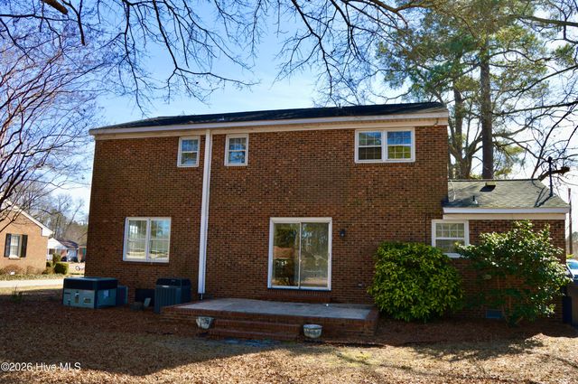 205 Pinewood Drive, Goldsboro, NC 27534