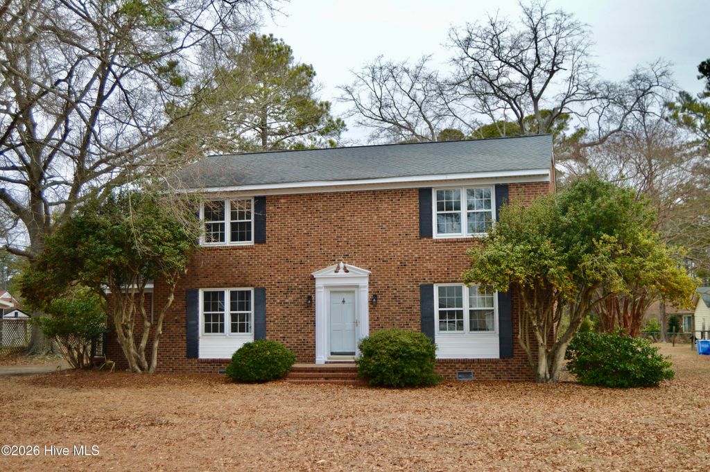 205 Pinewood Drive, Goldsboro, NC 27534