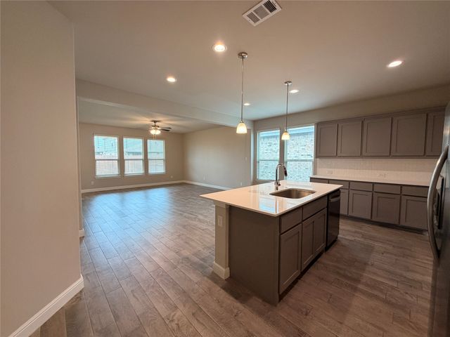 209 Irish Moss Drive, Fort Worth, TX 76052