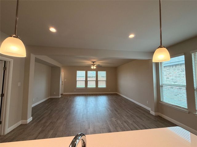 209 Irish Moss Drive, Fort Worth, TX 76052