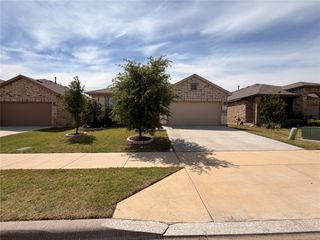 209 Irish Moss Drive, Fort Worth, TX 76052