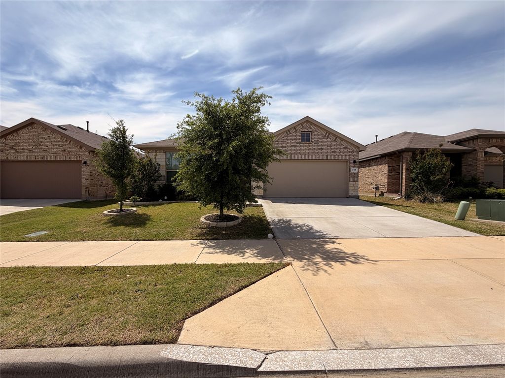 209 Irish Moss Drive, Fort Worth, TX 76052