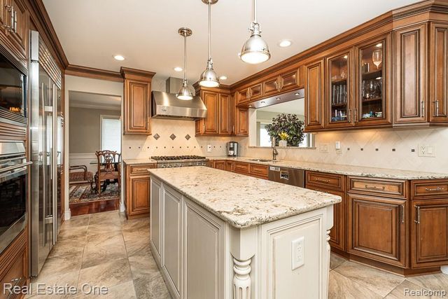 6595 Edith Court, Troy, MI 48085