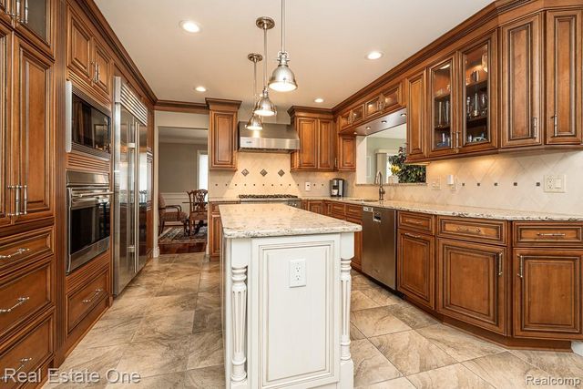 6595 Edith Court, Troy, MI 48085