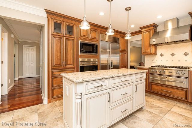 6595 Edith Court, Troy, MI 48085