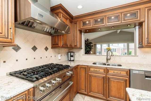 6595 Edith Court, Troy, MI 48085