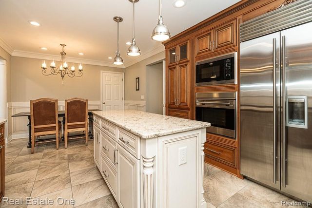 6595 Edith Court, Troy, MI 48085