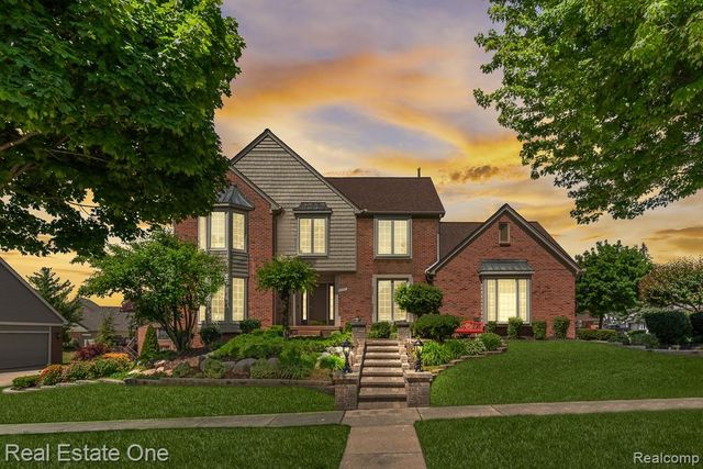 6595 Edith Court, Troy, MI 48085