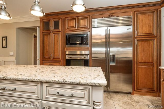 6595 Edith Court, Troy, MI 48085