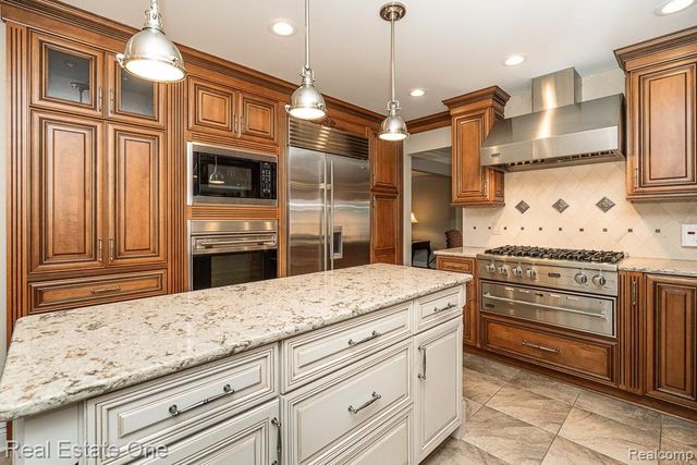6595 Edith Court, Troy, MI 48085