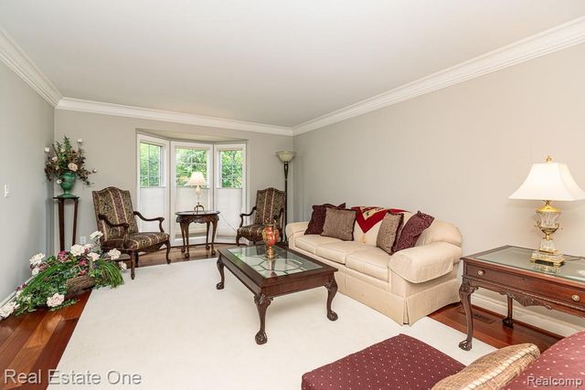 6595 Edith Court, Troy, MI 48085