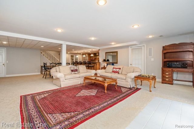 6595 Edith Court, Troy, MI 48085