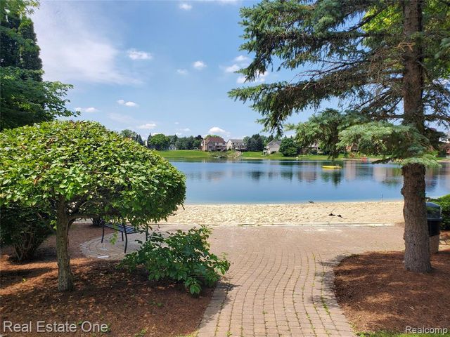 6595 Edith Court, Troy, MI 48085