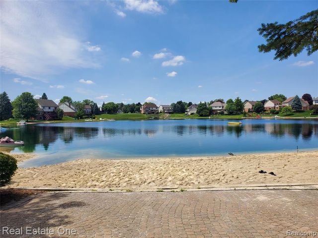 6595 Edith Court, Troy, MI 48085