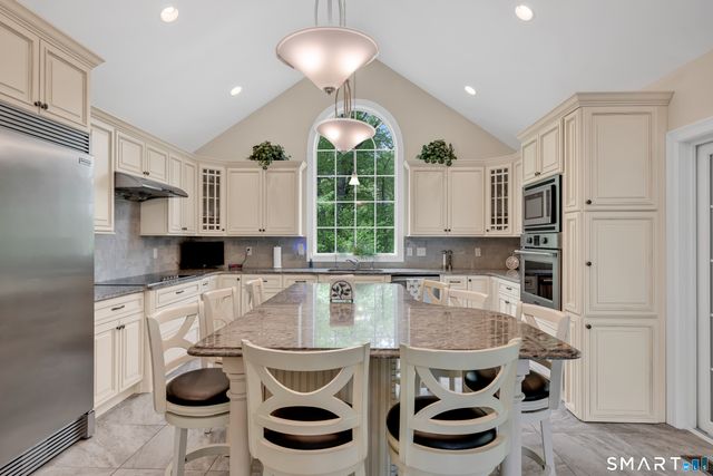1 Bigwood Lane, Burlington, CT 06013