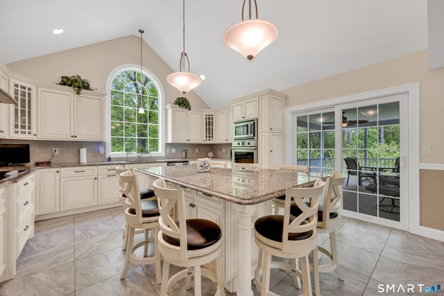 1 Bigwood Lane, Burlington, CT 06013
