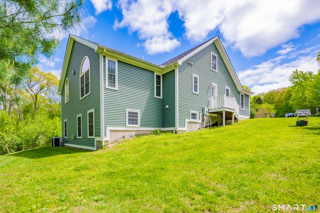 1 Bigwood Lane, Burlington, CT 06013